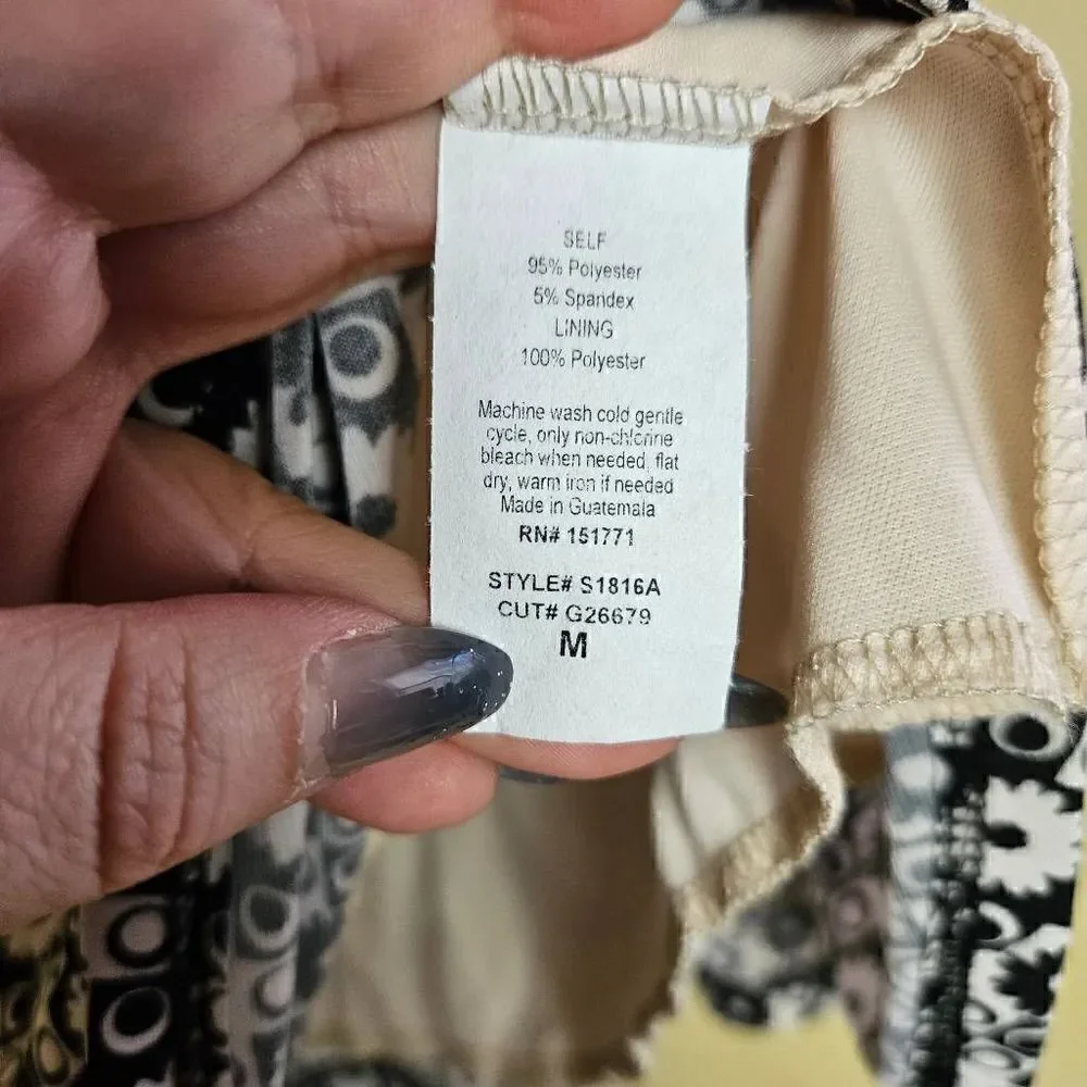 NWT Gilli Geometric Skirt